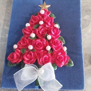 Vintage avon 2001 red roses pearl white bow xmas tree pin